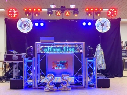 DJ Pult mit Anlage und Traverse